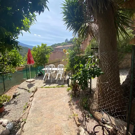 度假居 Location *